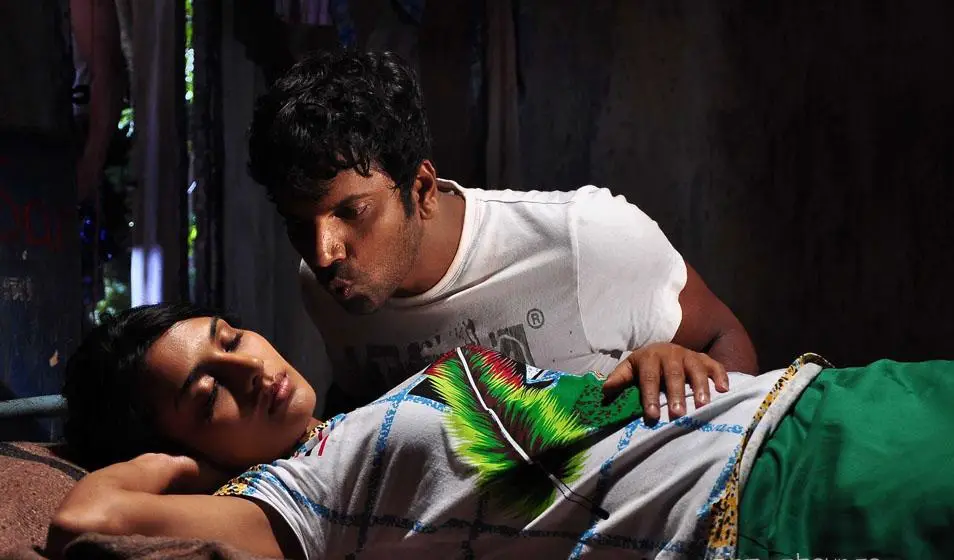Drama-Sindhu-Sleeping-Satish-Watching